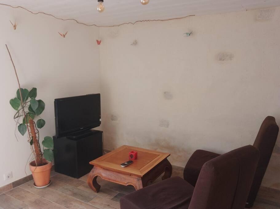 Logement Renove Proche Foret Baud Extérieur photo
