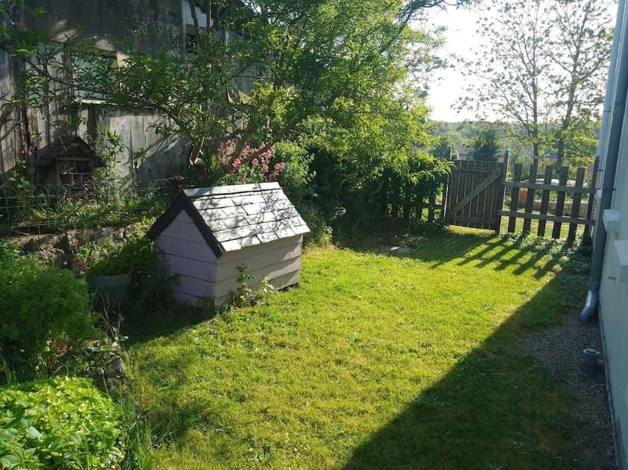 Logement Renove Proche Foret Baud Extérieur photo